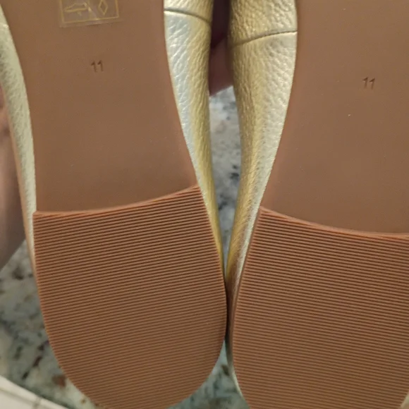 Tory Burch Metallic Gold Flat 11 These Are Perfection! Never Worn! MSRP$350 - Picture 5 of 14